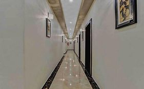 Hotel O Raas Near Peera Garhi Metro Station
